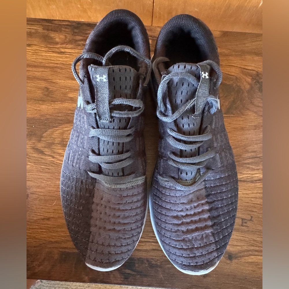 Under Armour Black & Dark Gray Running Shoes
